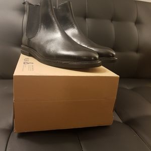 Brand New Kenneth Cole Chelsea Leather Boots